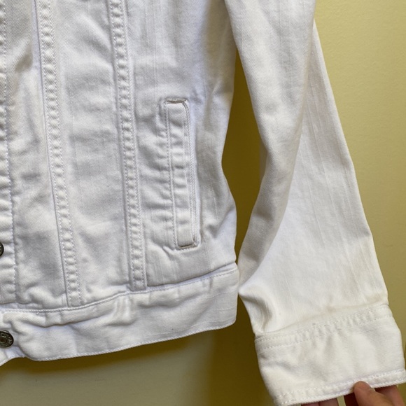 Old Navy white jean jacket - Picture 6 of 8